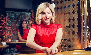 Sân tennis với vợt và bóng, biểu tượng của cá cược tennis